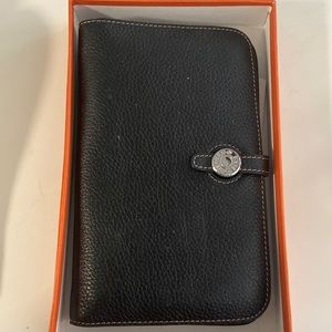 Passport cover faux Hermes in box in leather